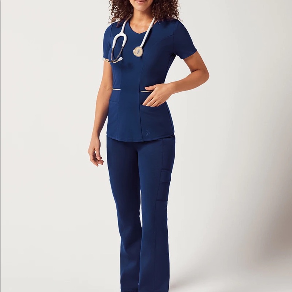 Jaanuu Scrub Set